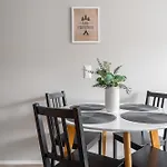 1br & Balcony Next To Railway Station Apartmán