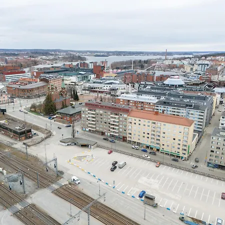 1br With Balcony Next To Railway Station Apartmán *