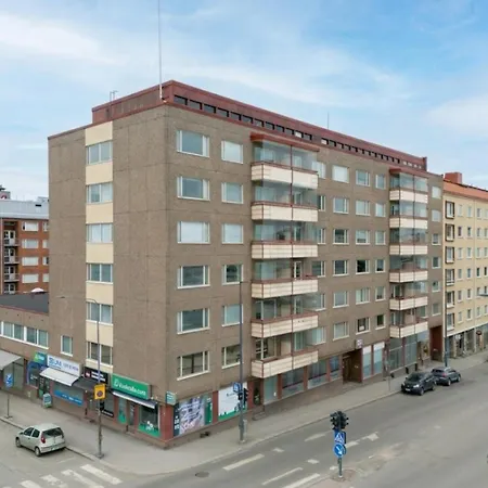 1br & Balcony Next To Railway Station Appartamento