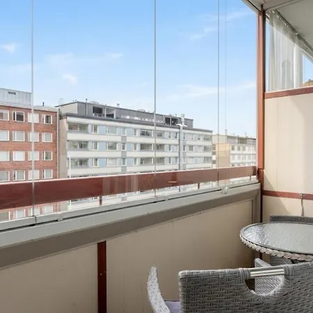 1br & Balcony Next To Railway Station Appartamento Tampere